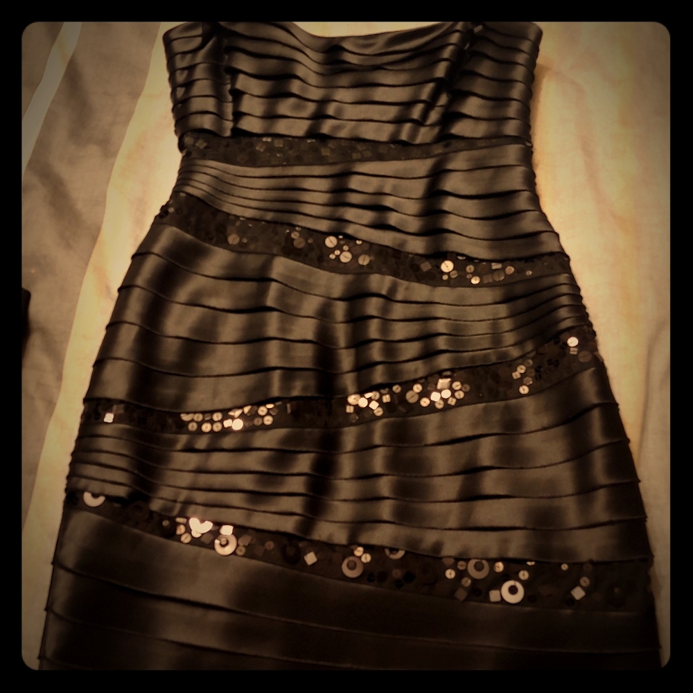 Black bcbg cocktail dress